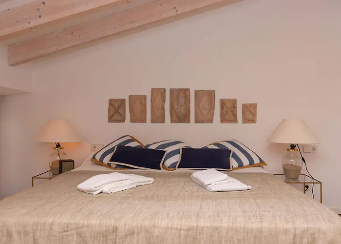 Roser Vell By Sealand Pollença