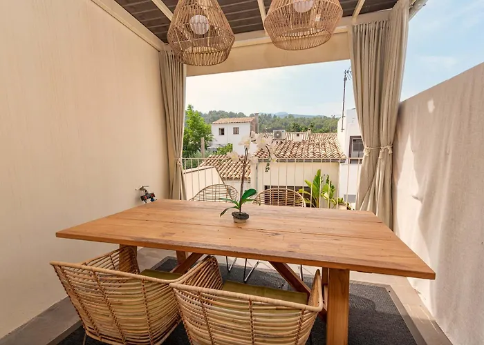 Roser Vell By Sealand * Pollença