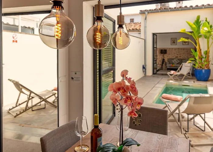 Roser Vell By Sealand Pollença