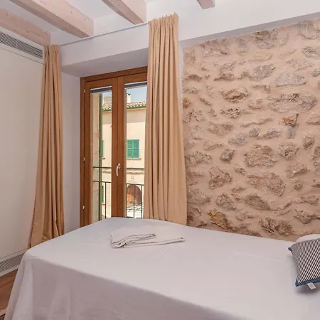 Roser Vell By Sealand Pollenca