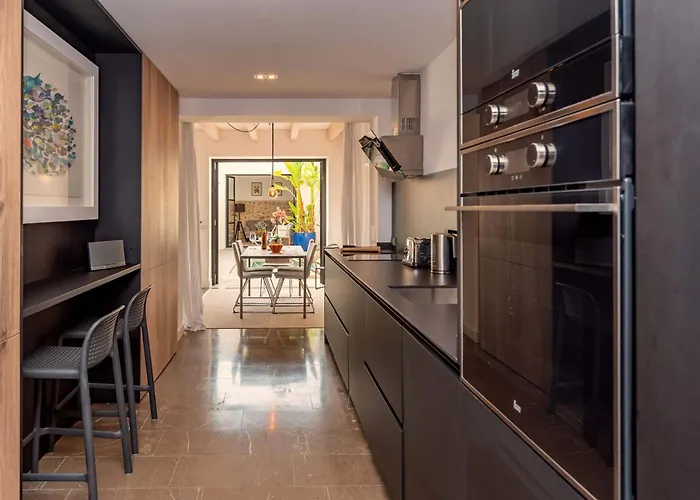 Roser Vell By Sealand * Pollenca