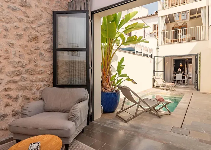 Villa Roser Vell By Sealand Pollenca